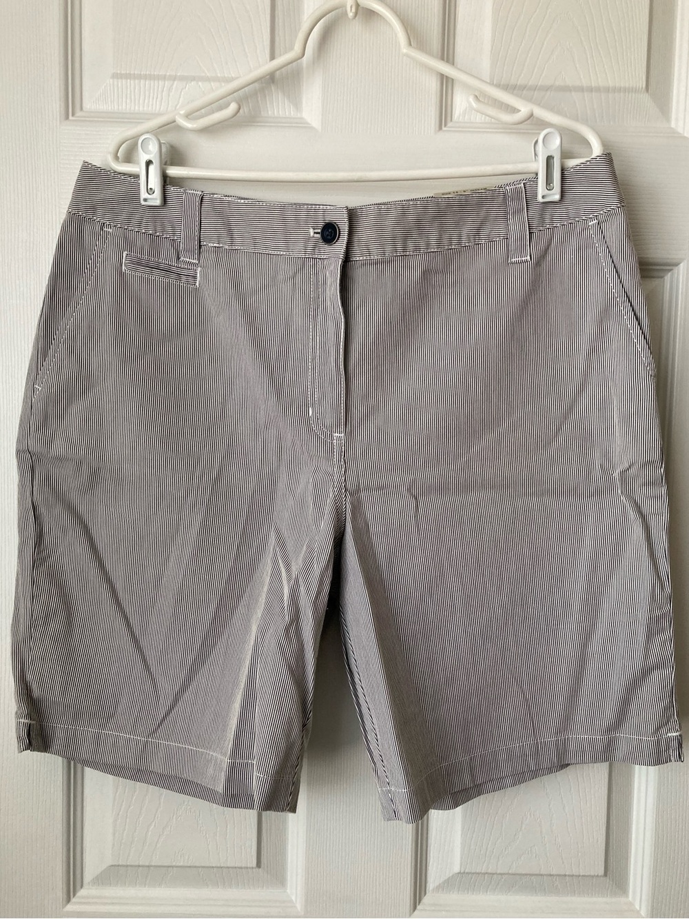 NWT Women’s Tailored Navy and white Pinstripe Shorts, size 14.